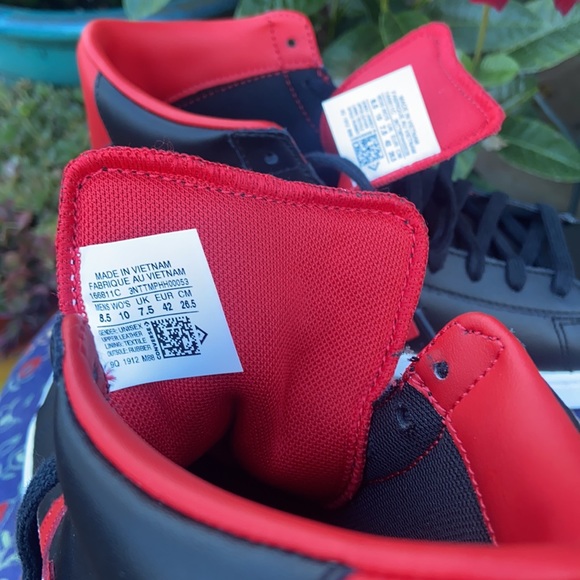 New Pro Leather Mid Converse Sneakers - Picture 16 of 16